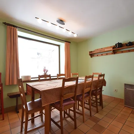 Rustic Vacation Home, Baneux