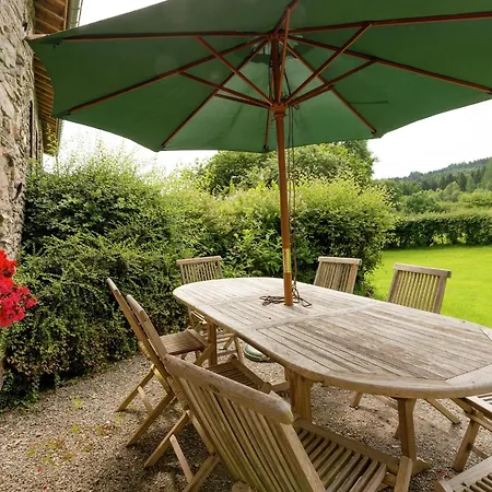 Feriehus Rustic Vacation Home, Baneux